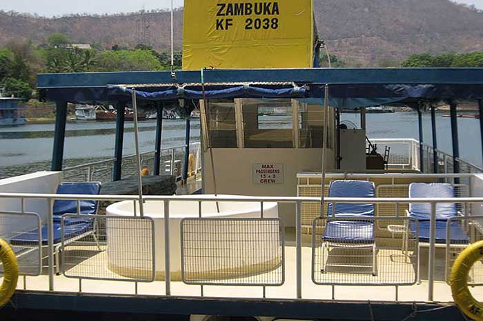 Zambuka houseboat