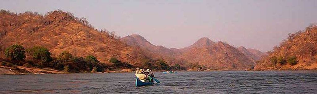 Zambezi canoeing trail