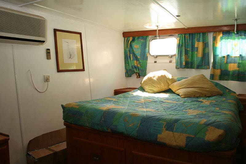 Kariba luxury cabin cruiser