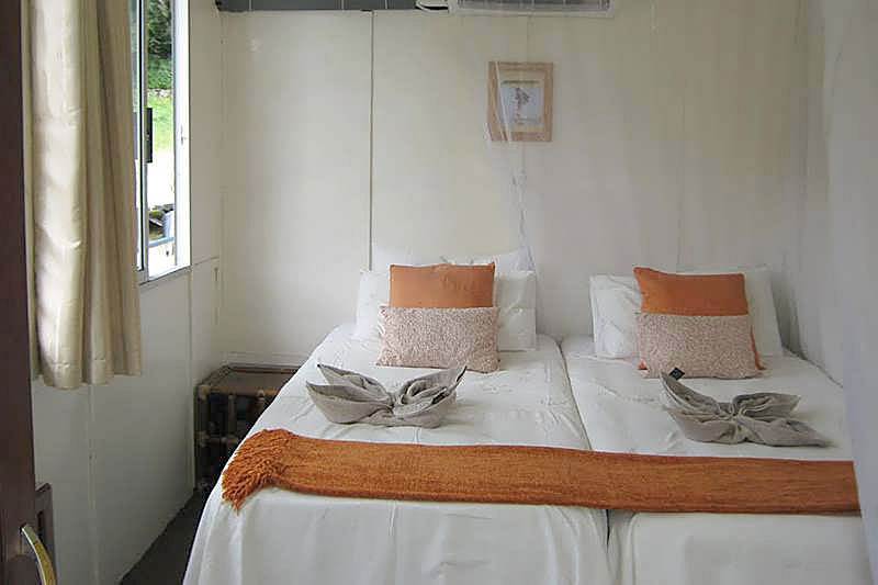 Cabin accommodation Sundowner houseboat